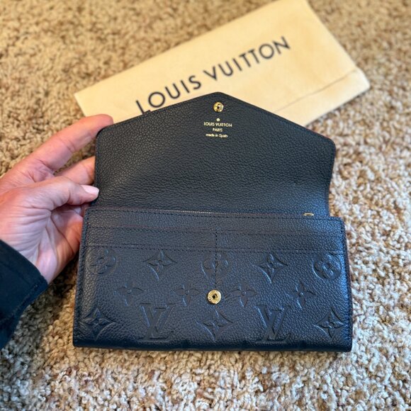 RARE Navy LV Sarah Wallet - Picture 6 of 11